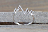 18 karat White Gold Diamond Heart Beat Row Zig Zag Ring Band